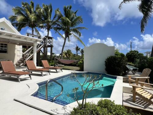 Pool, terrace and hammock area
